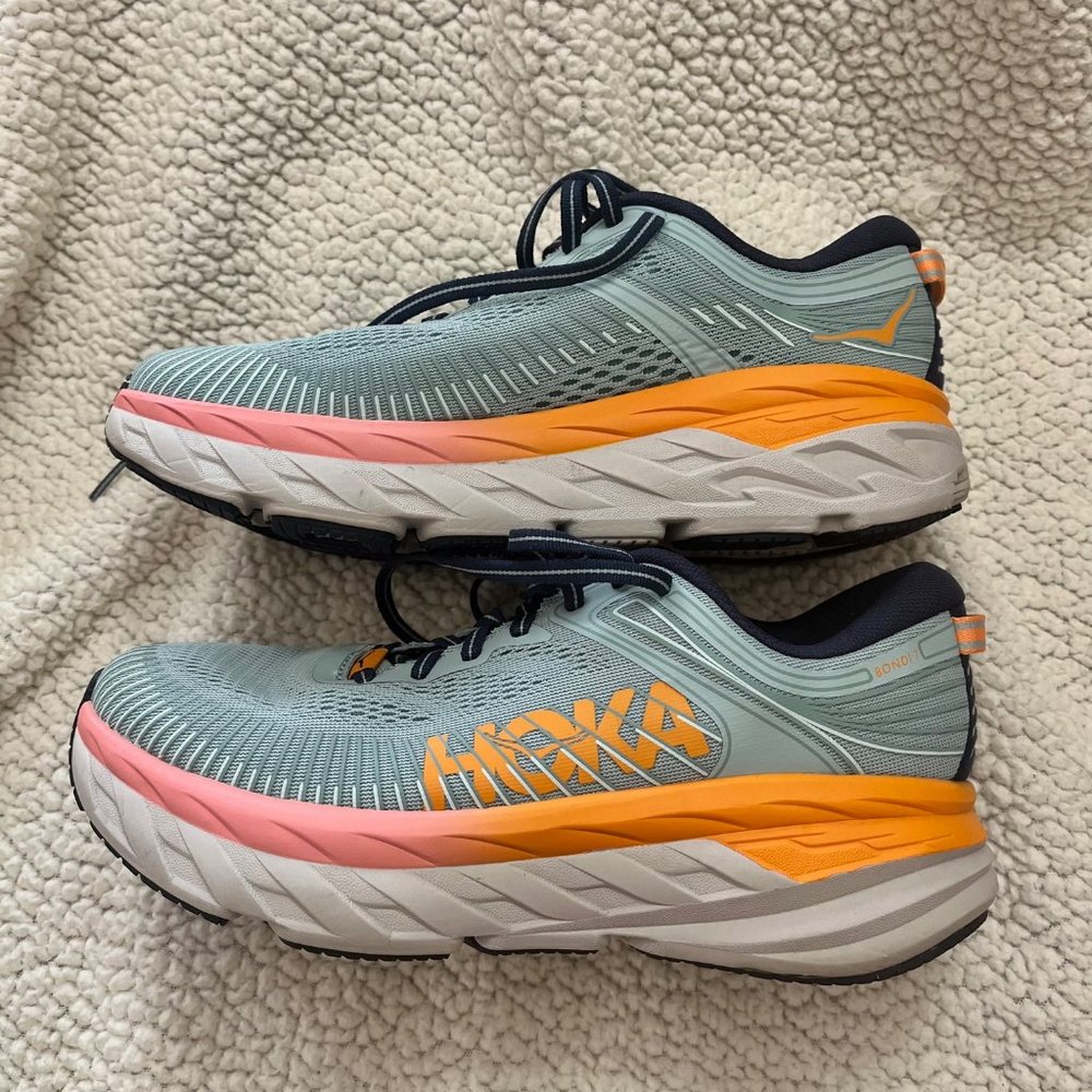 Women's HOKA ONE ONE Bondi 7 tennis shoe Size: US7.5